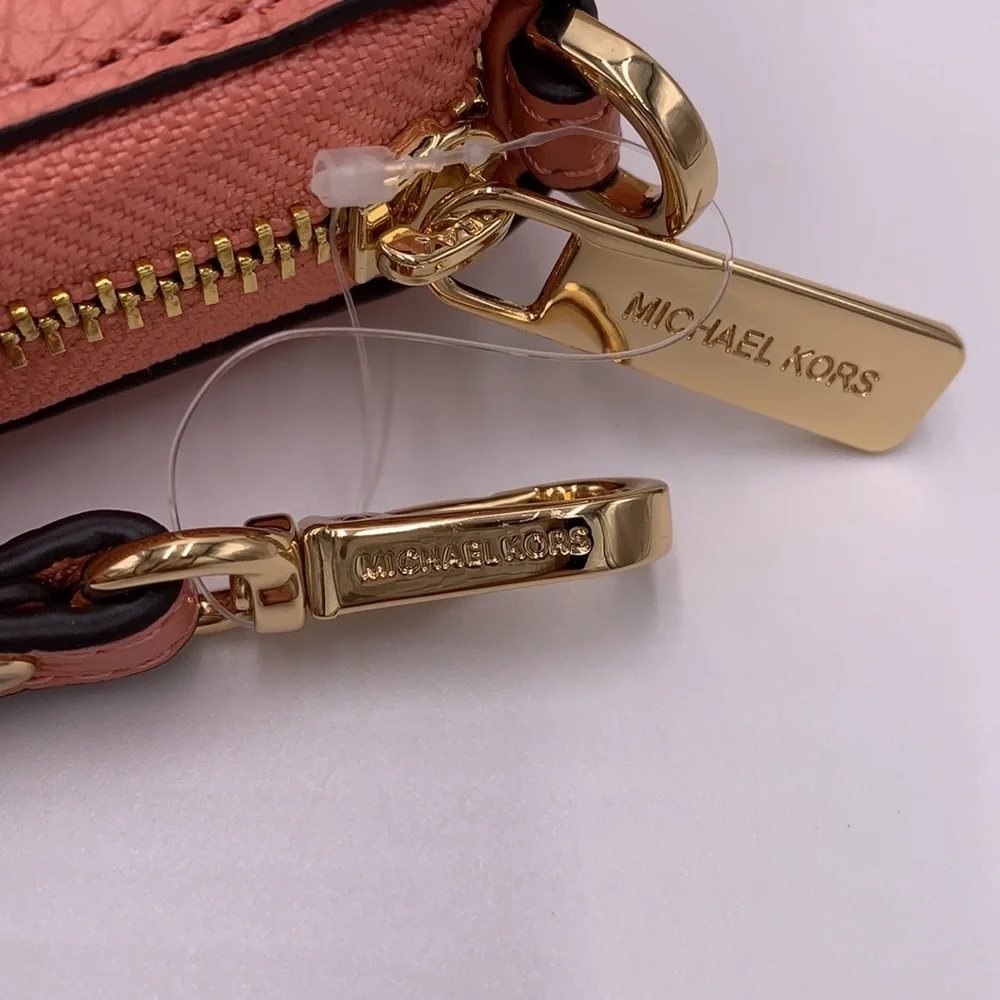 MICHAEL KORS Jet Set Travel Large Travel Continental Leather Color: PRIMEROSE